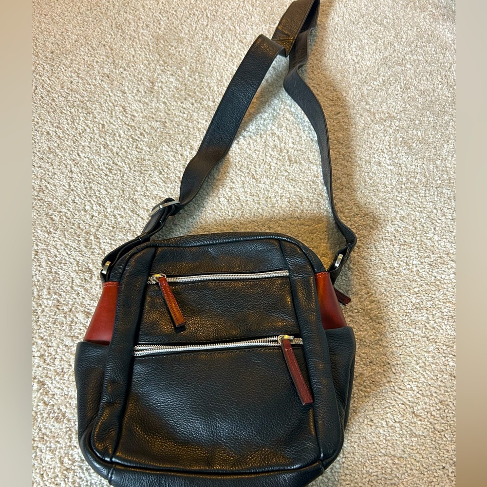GREAT CONDITION Derek Alexander leather crossbody bag. Lots of storage!